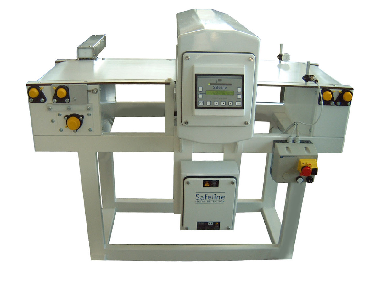 Metal detector conveyor belt with pneumatic ejection 